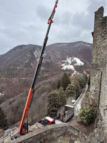 Attività di scarico materiale in cantiere